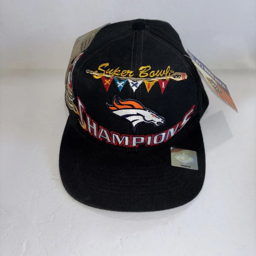 Denver Broncos Super Bowl XXXII Logo Athletic Snapback Locker Room Hat Damaged